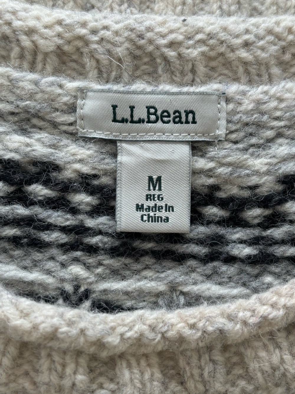 L.L. Bean Fair Isle Heather Gray and Cream Nordic Yoke Wool Crewneck Sweater M - Picture 3 of 16